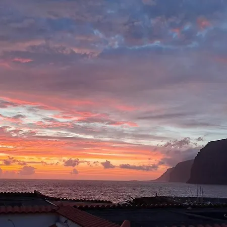 Buenavista Gigantes Marina With Private Bathroom